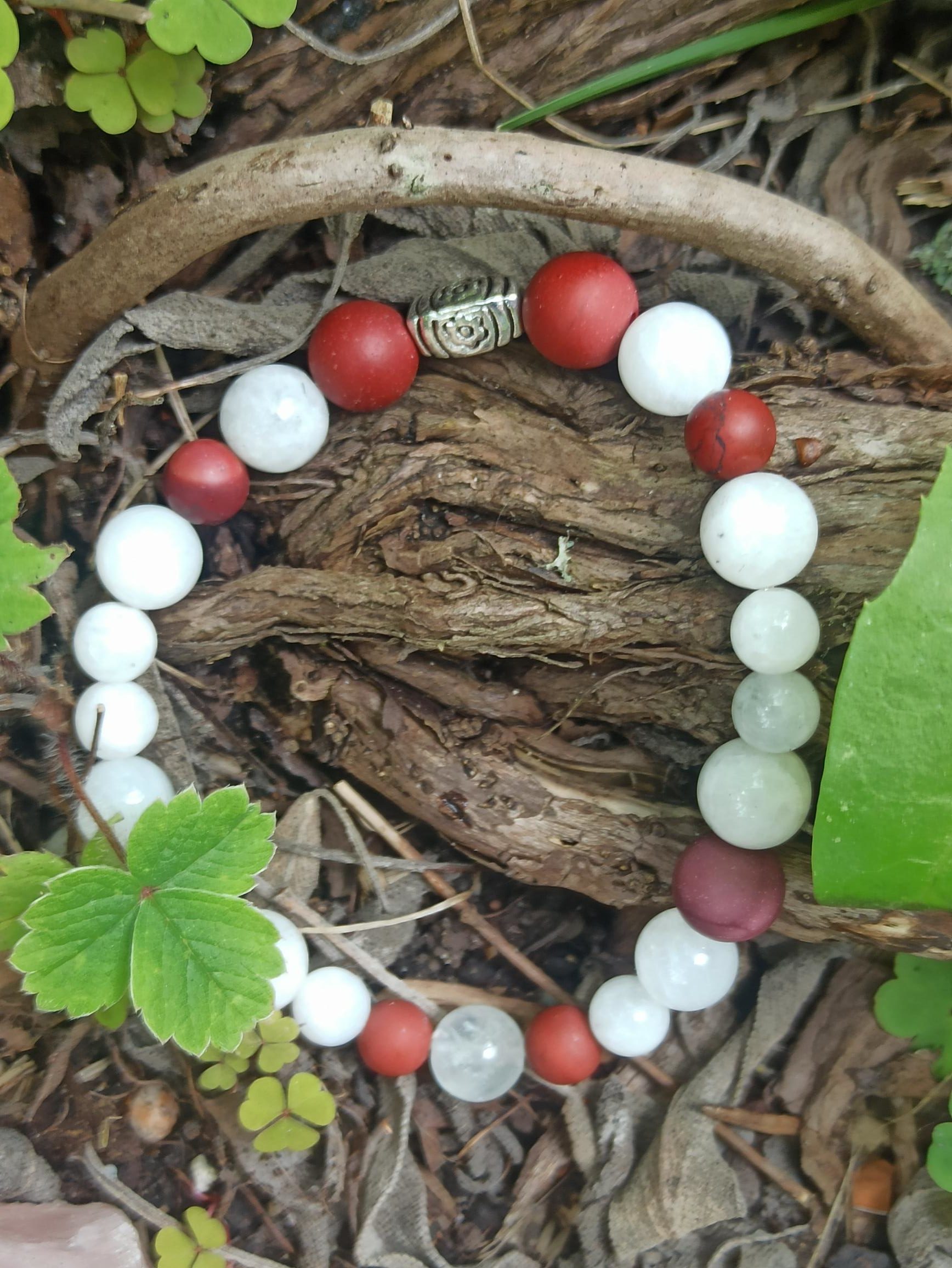 103 pierre de lune, mookaïte rouge